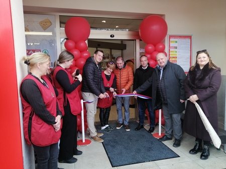 Slavnostno rezanje traku